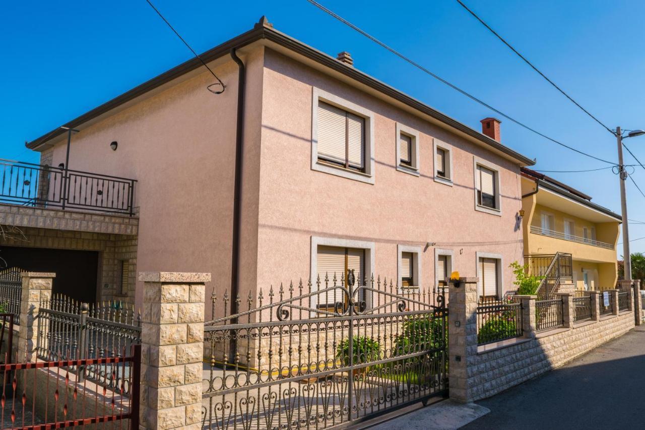 Gina Appartement Rijeka Buitenkant foto